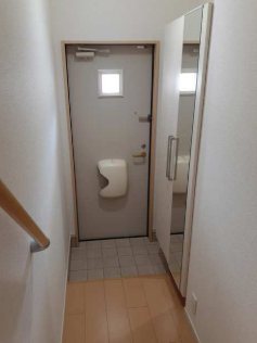 ナーシサス　ガーデン 玄関