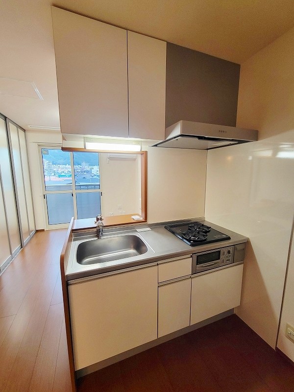 ウエスト スクエア キッチン