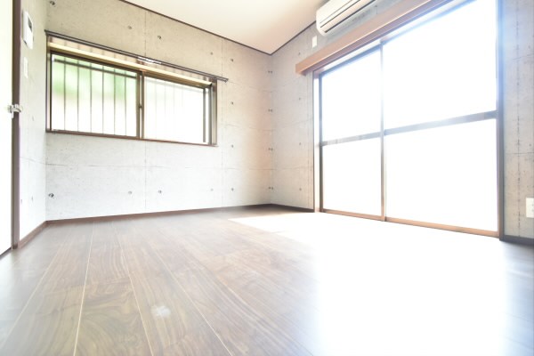 コーポリバー リビング