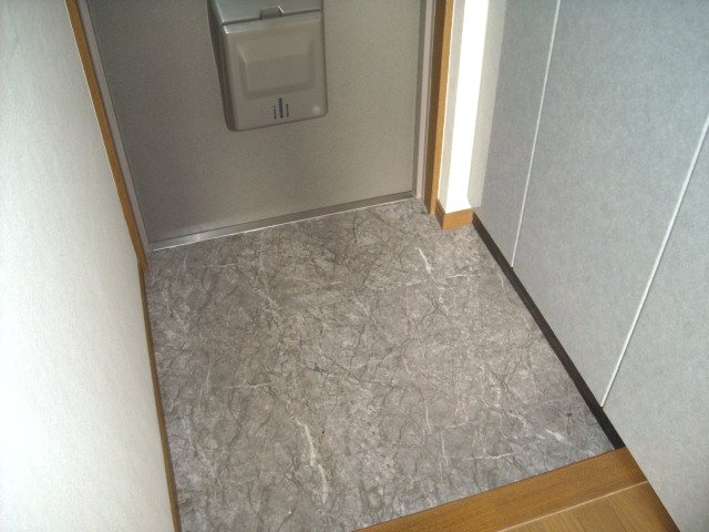 まりえ二番館 玄関