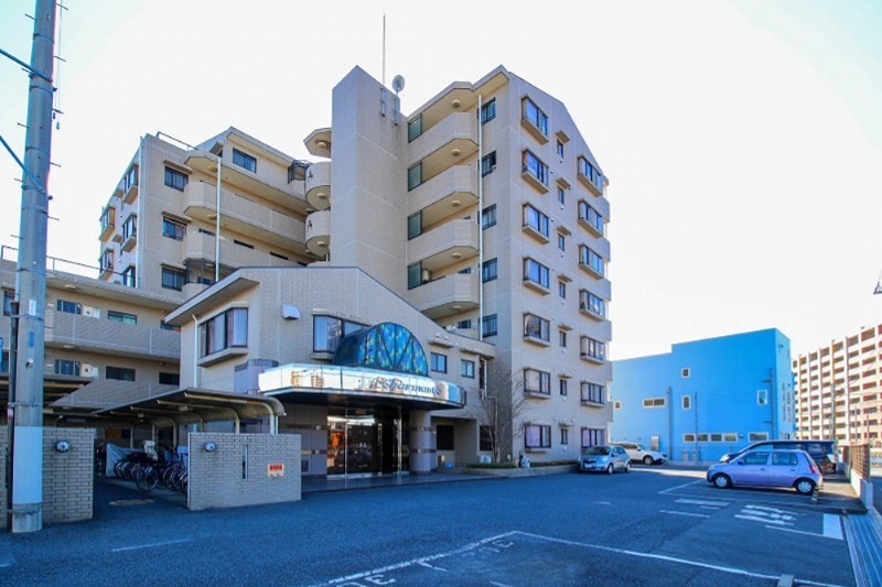 シャルマン・5 外観