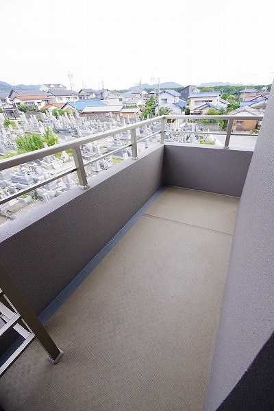 ニューガイアソラーレ葛原 ベランダ