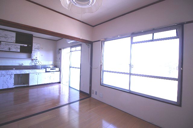 吉野原丸徳マンション リビング