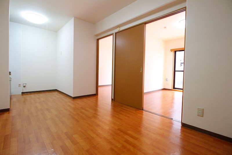 クレスト リビング