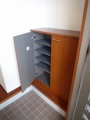 ドミールＡ 玄関