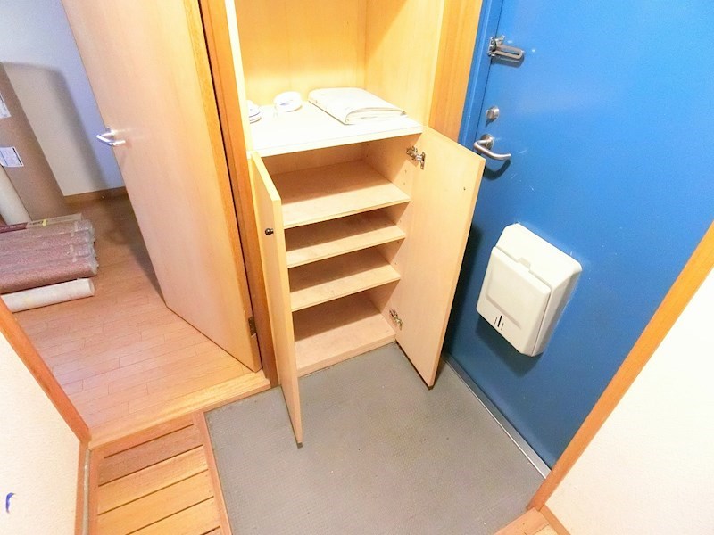 ぺエールエイト 玄関