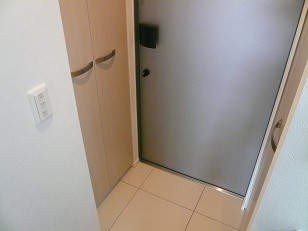 大阪府大阪市西区西本町１丁目 玄関