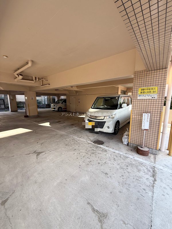 グランディール浜寺 駐車場