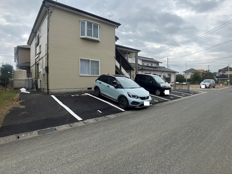 ハイツ藤原 駐車場