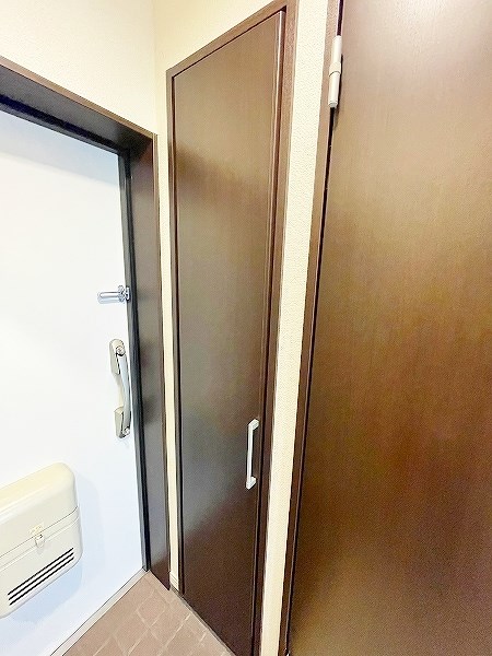 アクア葛原 玄関