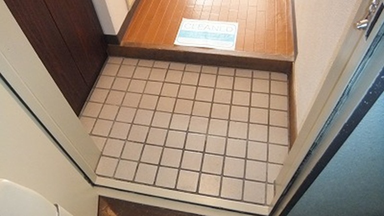 ダイアパレス伊勢佐木町 玄関