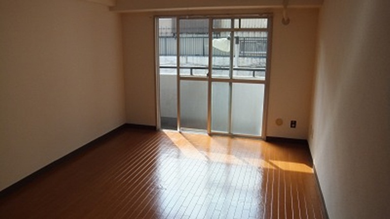 ダイアパレス伊勢佐木町 リビング