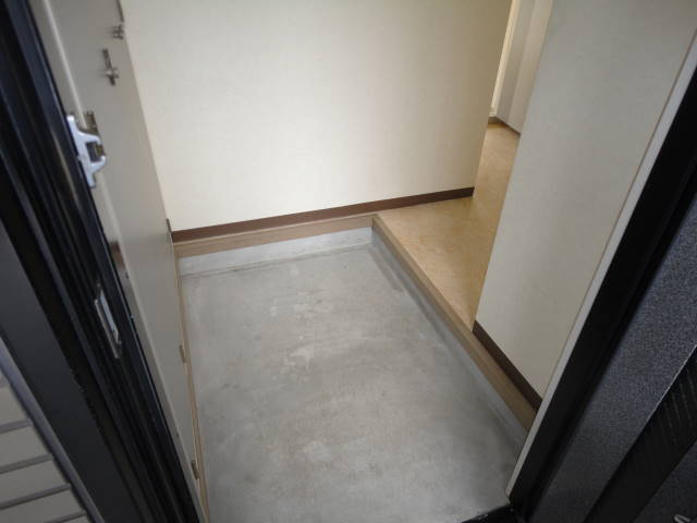 シャルマンロジェ壱番館 玄関