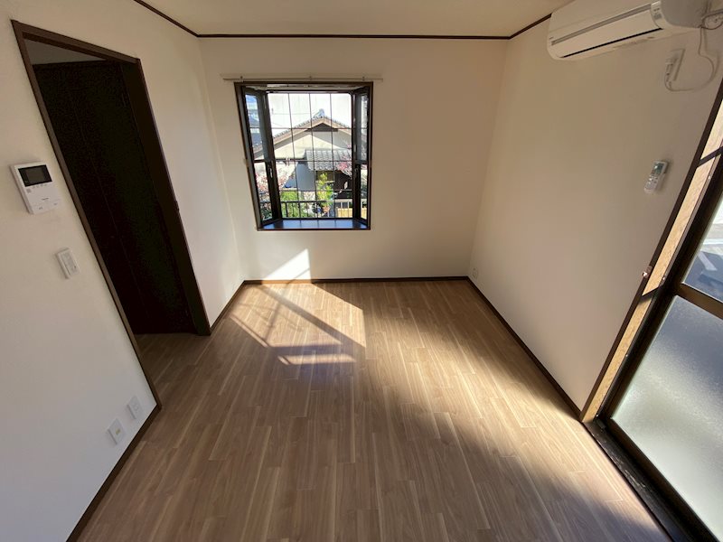 イースト殿山 リビング