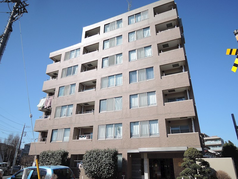 スカイ イン コート 301号室 外観
