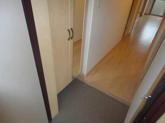 グランドゥール宮内 玄関