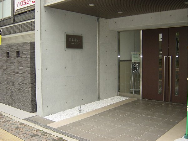 ベルファース白壁 玄関