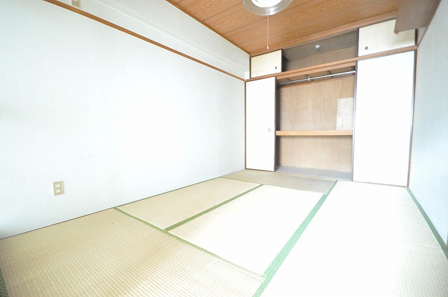 新栄ビル ベッドルーム