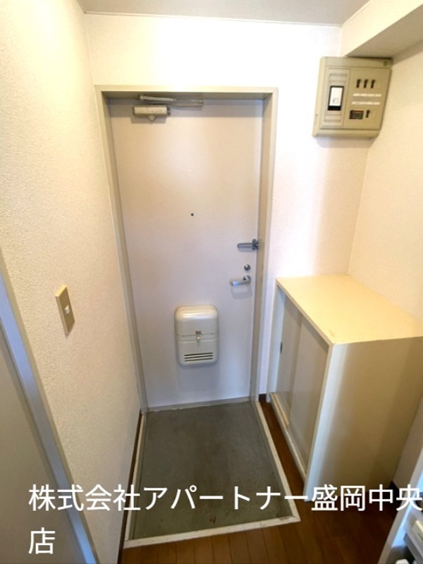 アップルハウス城西町 玄関