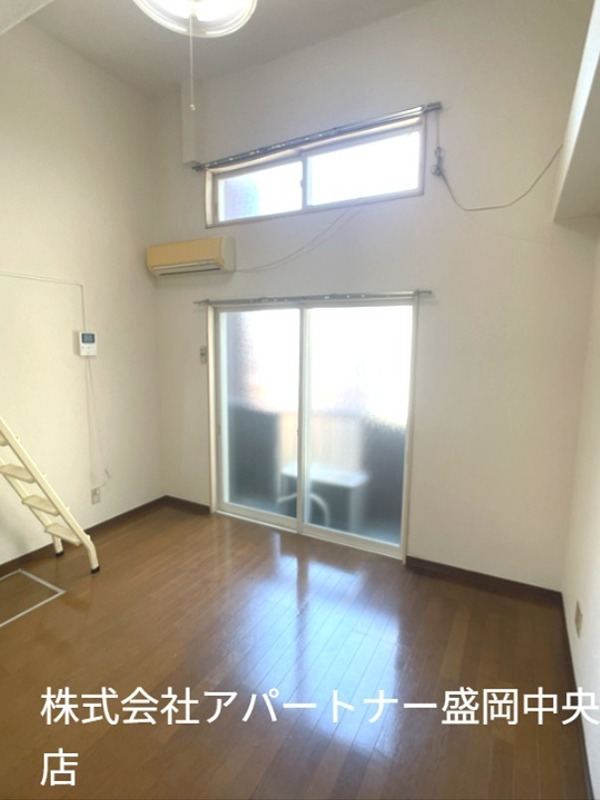 アップルハウス城西町 リビング