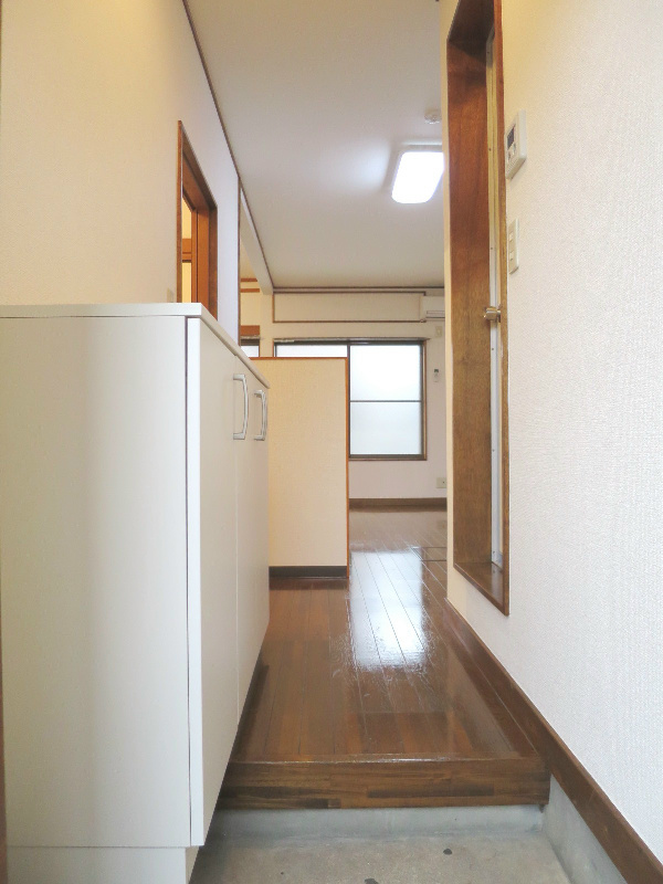 ルミナス本中山 玄関