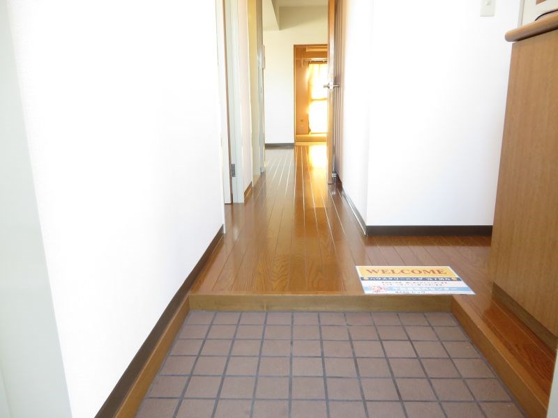 ウィステリア・ヴィラ向ヶ丘 玄関