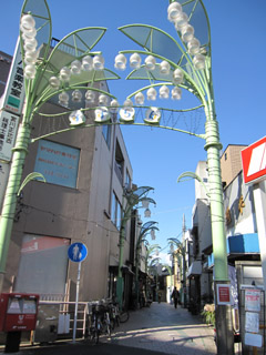 サットンプレイス梨花 商店街