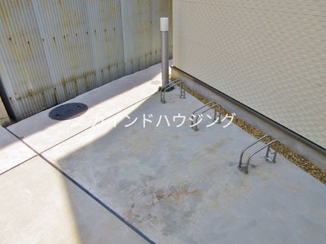 アッツ・コート玉出駅前 駐車場