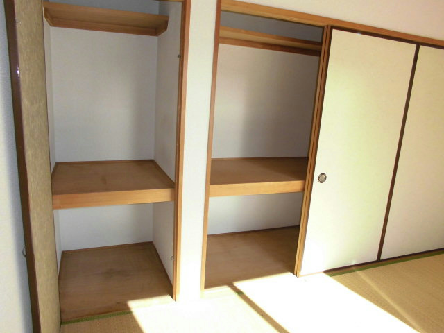 ベイヒルズサワノＡ棟 収納