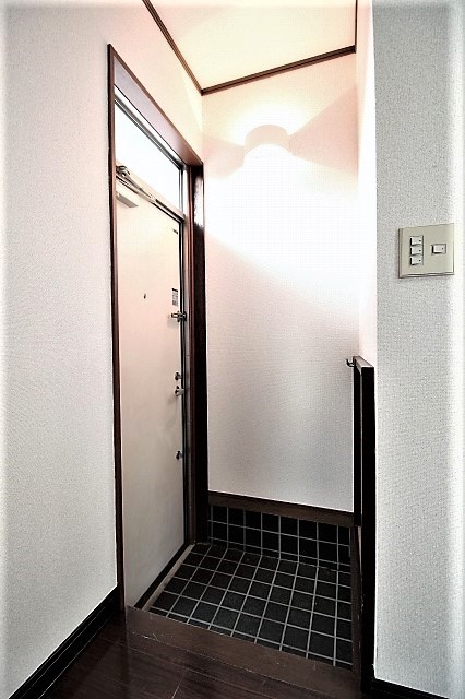 青木アパート 玄関