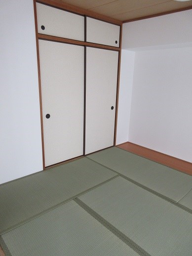 シャトー本町 収納