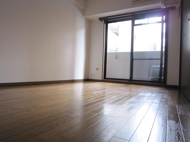 大阪府大阪市中央区南船場１丁目8-13 玄関