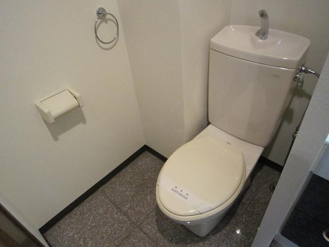 大阪府大阪市中央区南船場１丁目8-13 トイレ