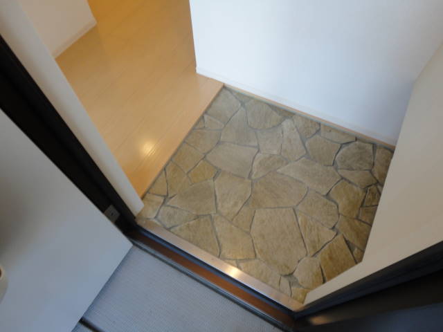 ドエル佐方 玄関