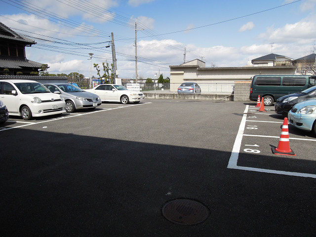 久宝寺西田マンション 駐車場