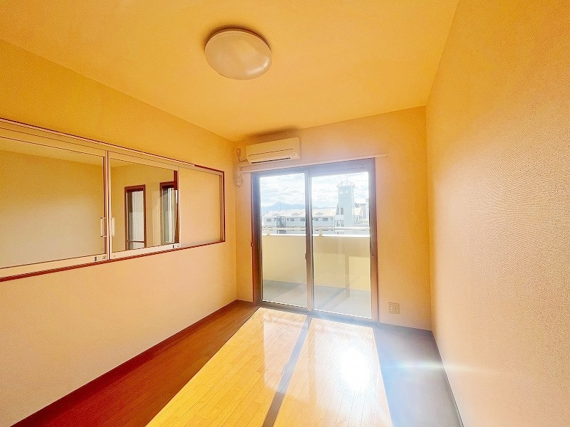 Ｊ－スクエア ベッドルーム