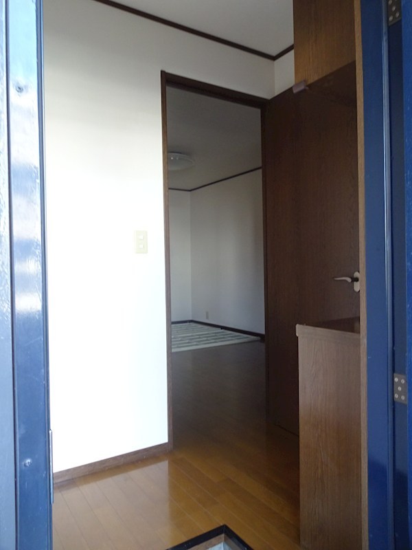 ハイツベルエア 玄関