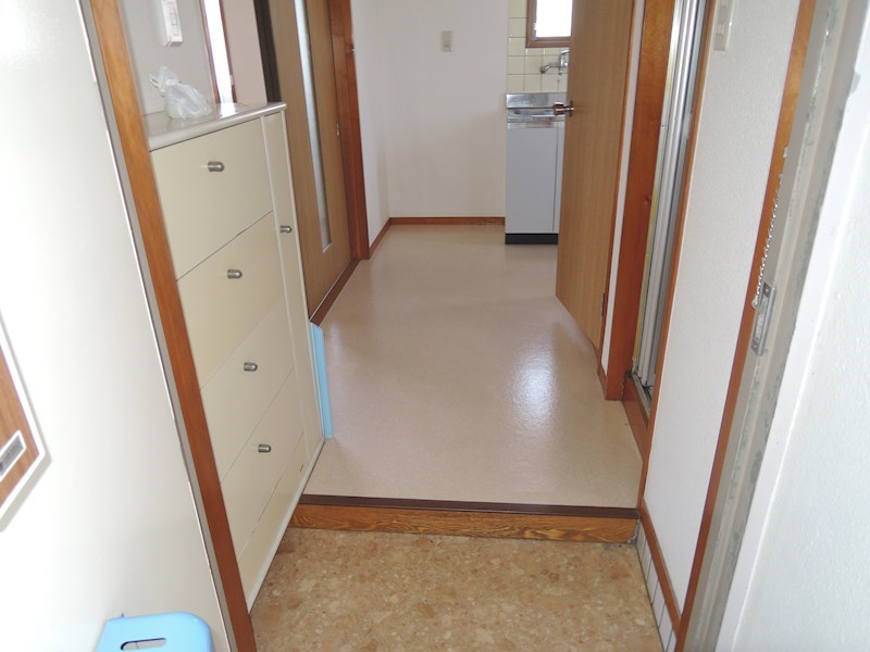 シャトレー星川 玄関