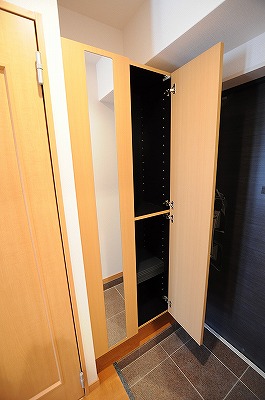 サンシャイン十番館.曽根 玄関