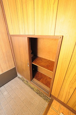 シャトー城野 玄関