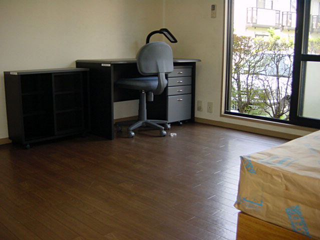 蓮見育英センターＦ棟 リビング