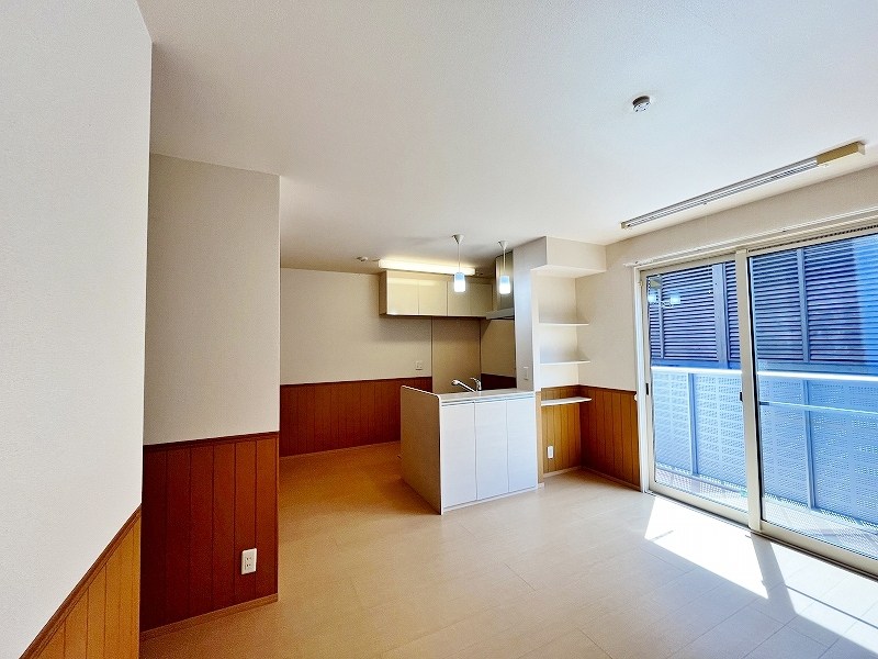 フラワーヒルズ藤 リビング