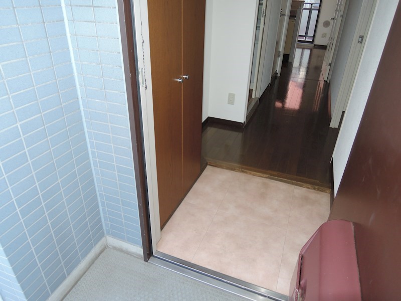 サンパレス多摩 玄関
