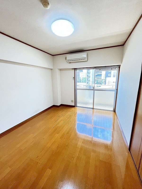 片野タカヤコーポレーションビル リビング