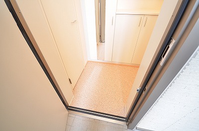 ヴィラダンク上到津 玄関