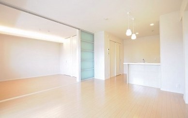 ヴィラダンク上到津 リビング