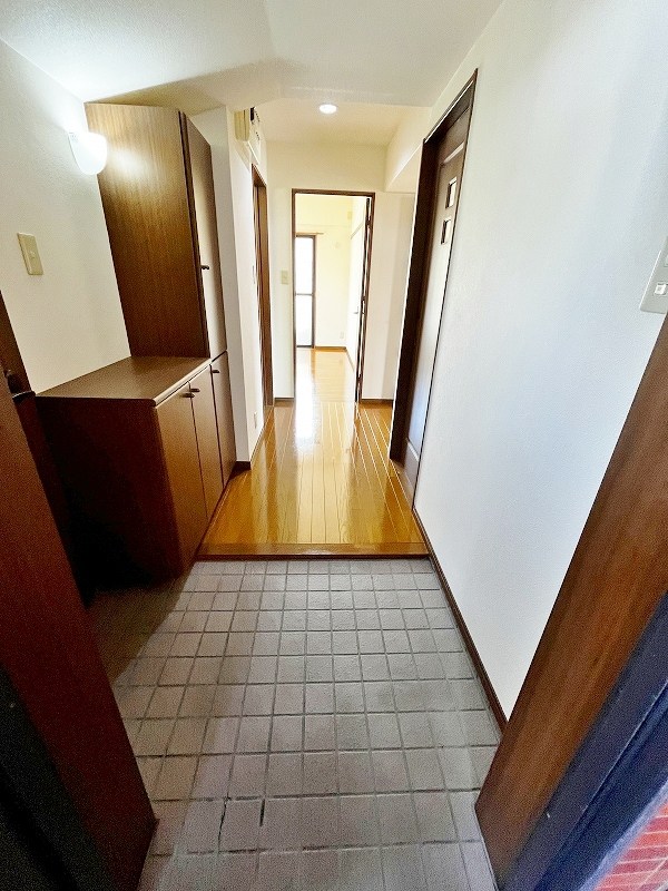 ロワールイン守恒  玄関