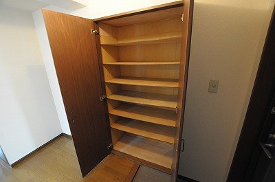 ロワールイン守恒 玄関