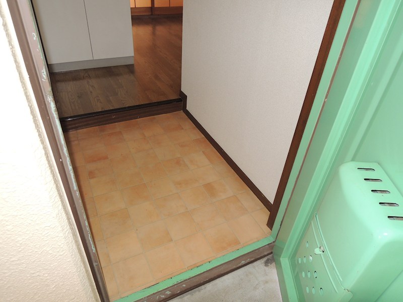 菅マンション 玄関