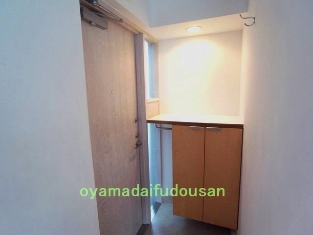 テラスマルニーノ 玄関